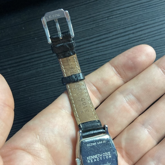 Rare Kenneth Cole reaction kc2386 mother of pearls watch - Picture 6 of 9